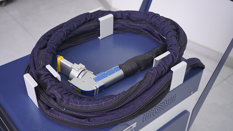 Промышленный лазерный очистите – обзор и цена Industrial Laser Removal Machine